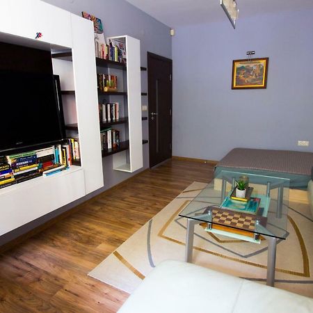 Modern Apartment In The Heart Of วีดิน ภายนอก รูปภาพ